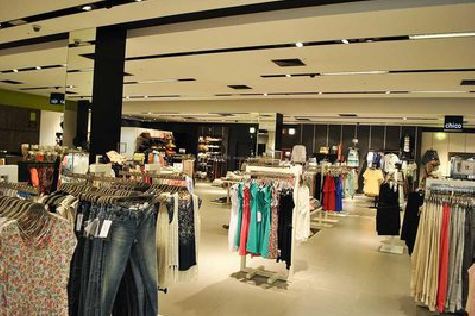 贡山商场里的店面怎么装修？